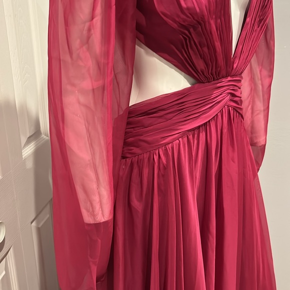 NWOT Ieena for Mac Duggal ruched cut out puff sleeve gown - Picture 6 of 15